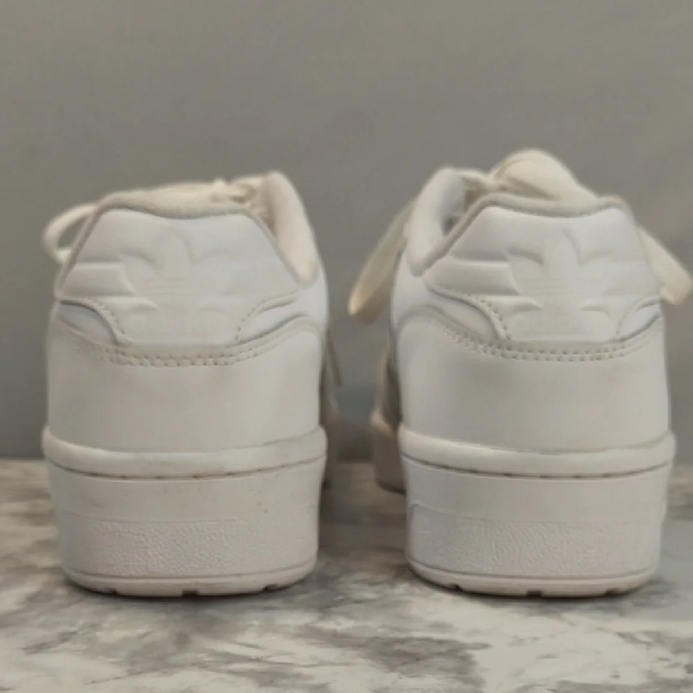 Adidas Men's Rivalry Low White Classic Sneakers , Size 13